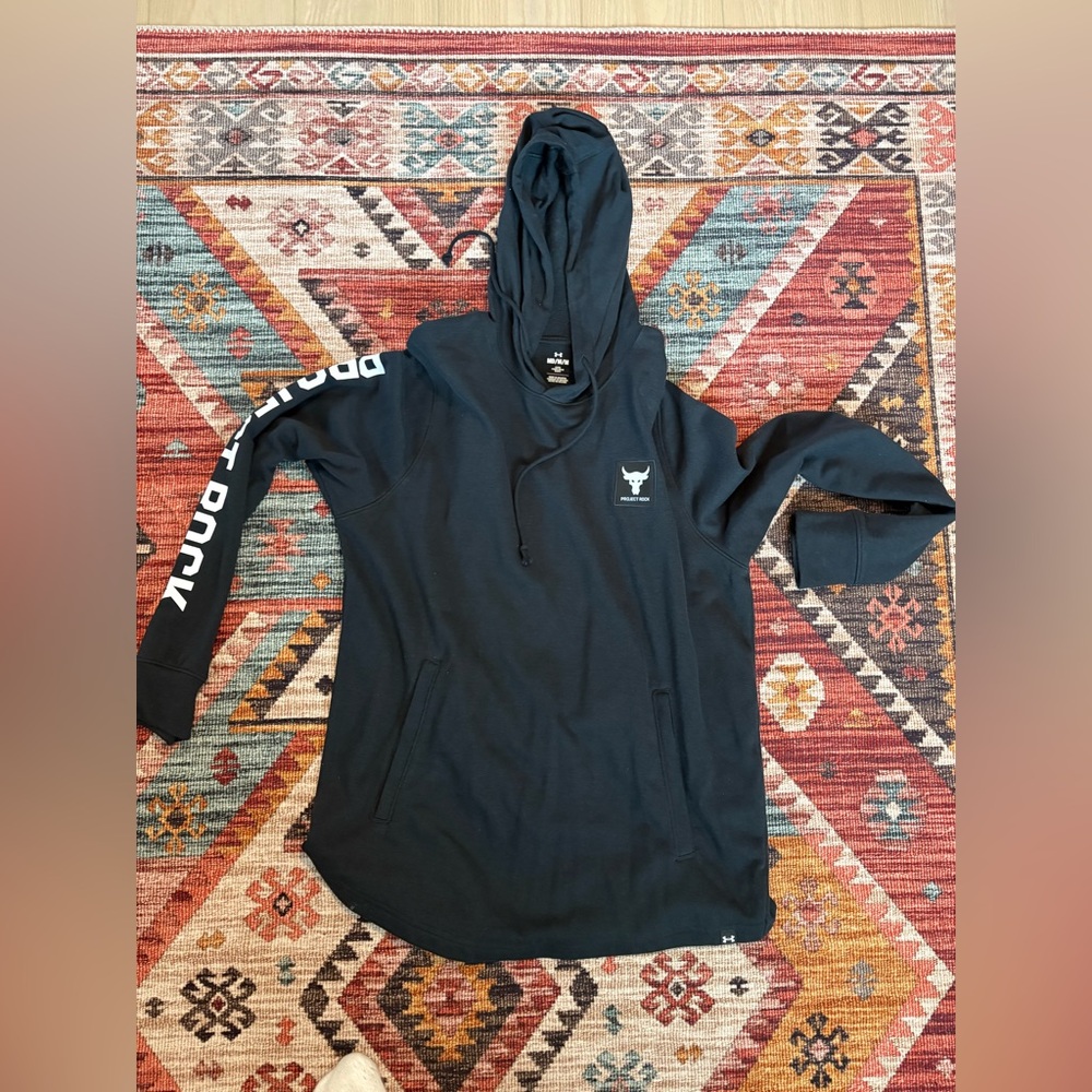 Men’s Medium Under Armour Project Rock hoodie